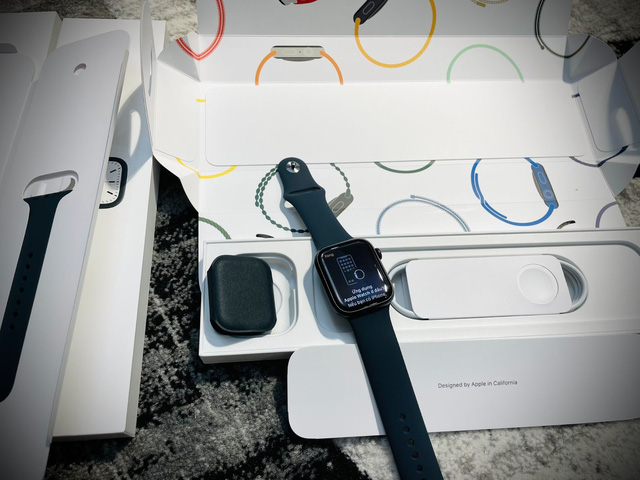     Mở hộp Apple Watch Series 7 tại Việt Nam: Không khác nhiều so với Series 6, giá gần 20 triệu đồng - Ảnh 8.