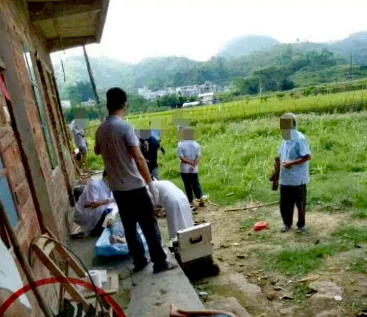 Tin tôi đi, cãi nhau với hàng xóm có thể dẫn đến tử vong vì tổn thương não,  tim hoặc gan