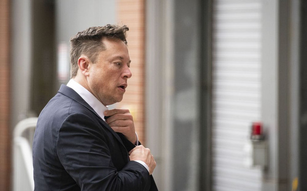 Elon Musk thách thức: Nếu nói được chính xác 6 tỷ USD sẽ cứu thế giới thoát nạn đói như thế nào, tôi sẽ bán cổ phiếu Tesla và làm ngay lập tức - Ảnh 1.