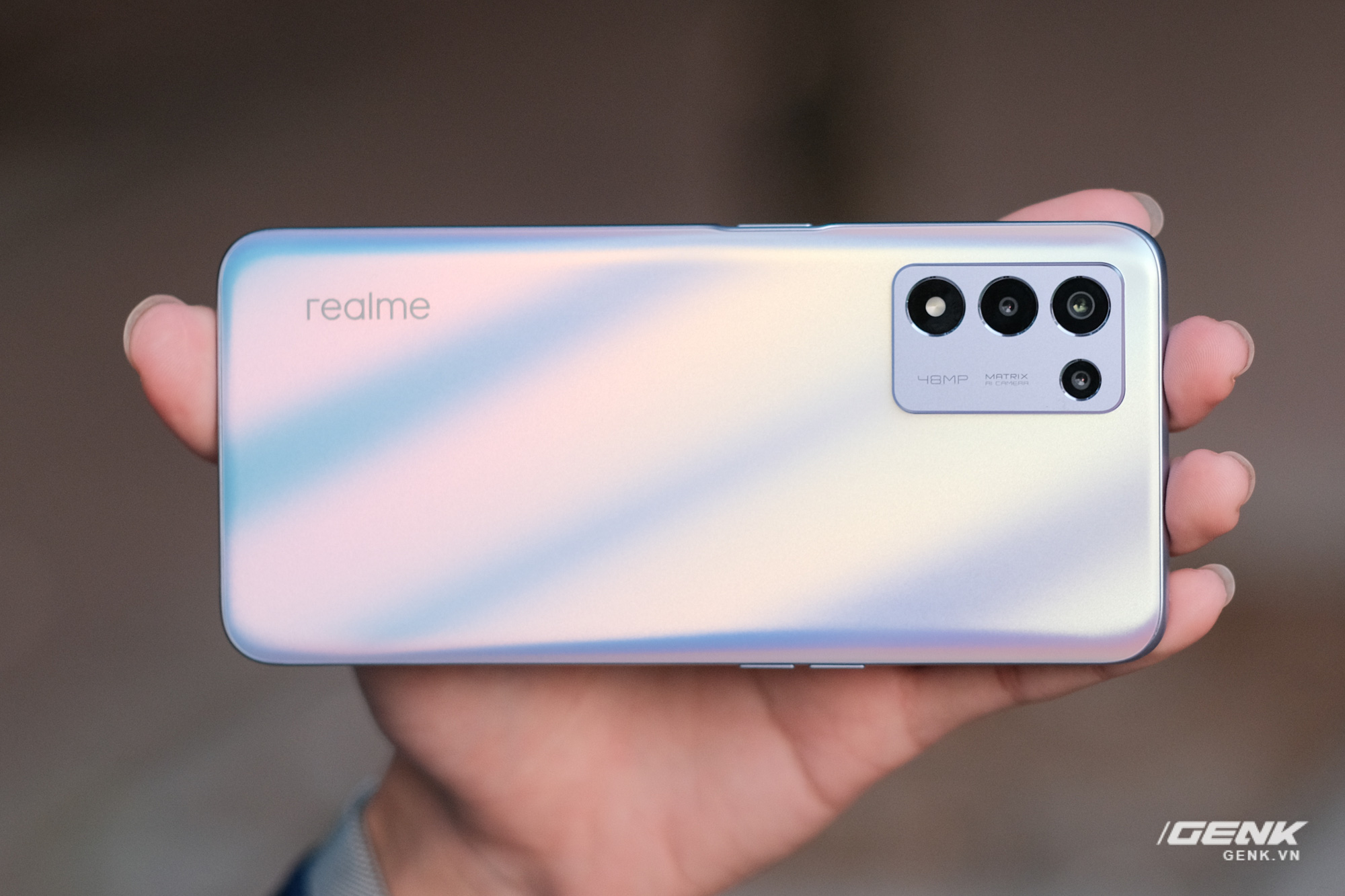 On hand realme Q3s: Smartphone priced under 6 million has a 144Hz screen, the configuration of the device is 10 million - Photo 4.
