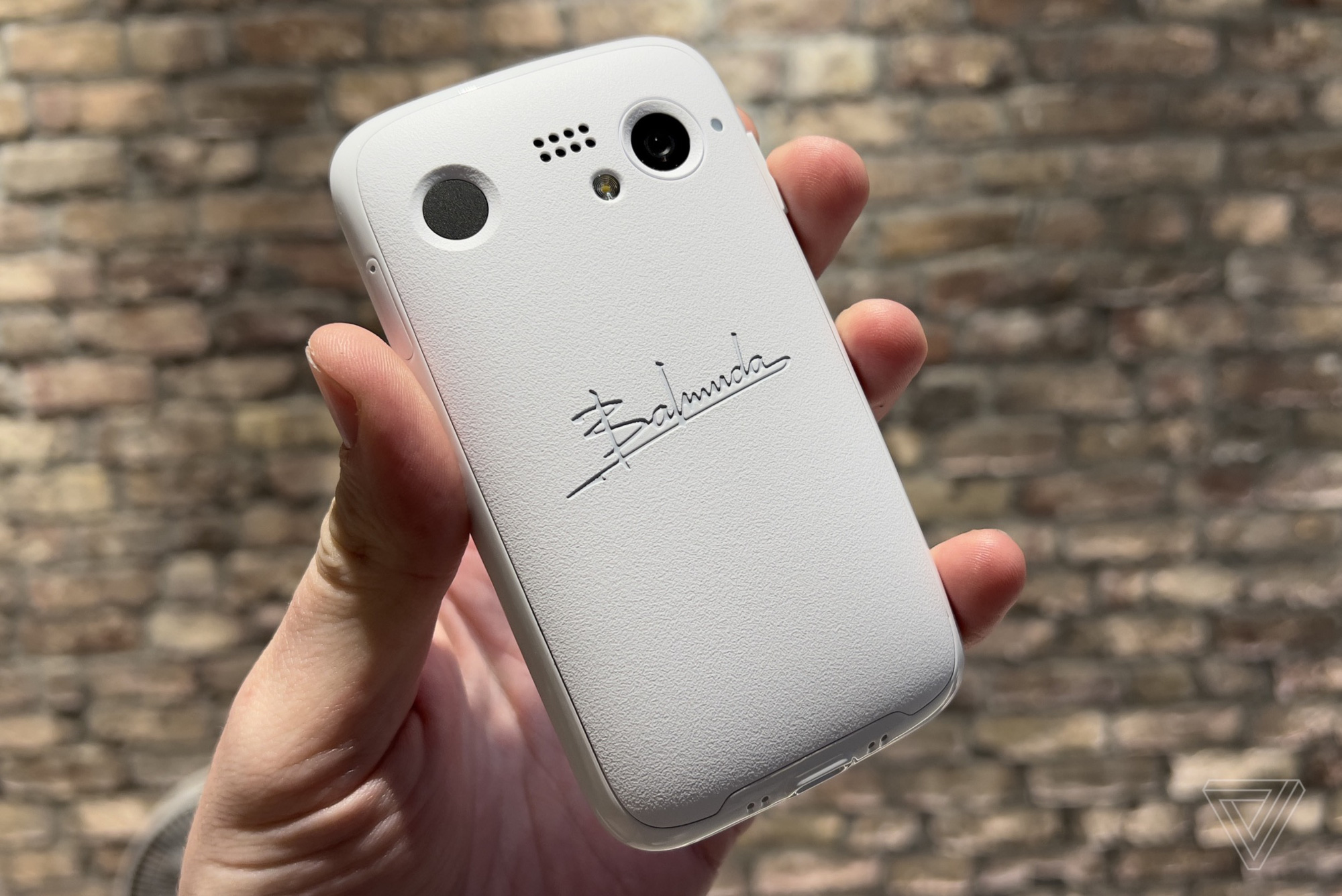 Balmuda Phone: Smartphone from a Japanese toaster, designed for human hands - Photo 5.