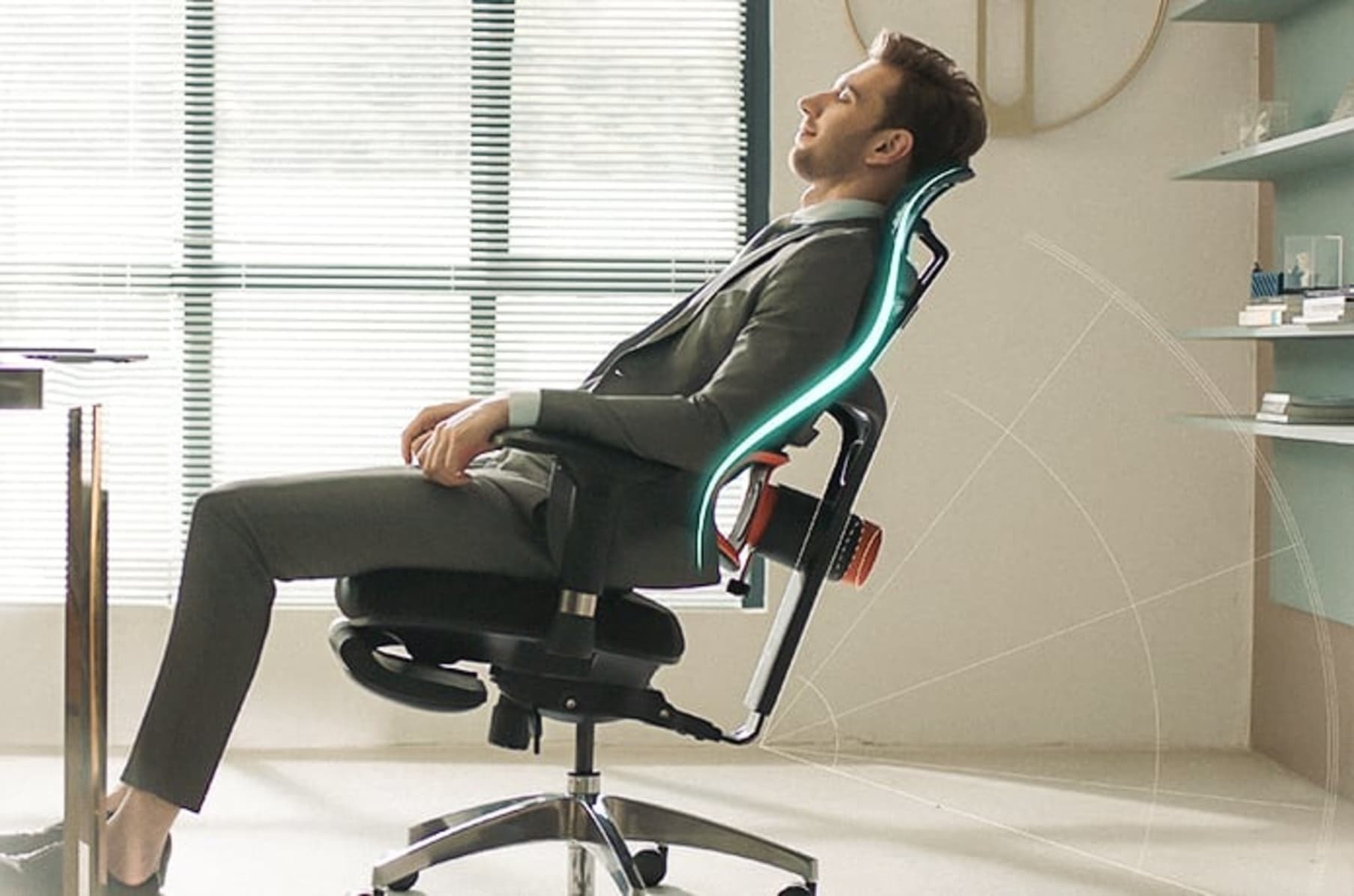 Costing up to hundreds of millions of dong, why are ergonomic chairs so much more expensive than regular chairs?  - Photo 3.