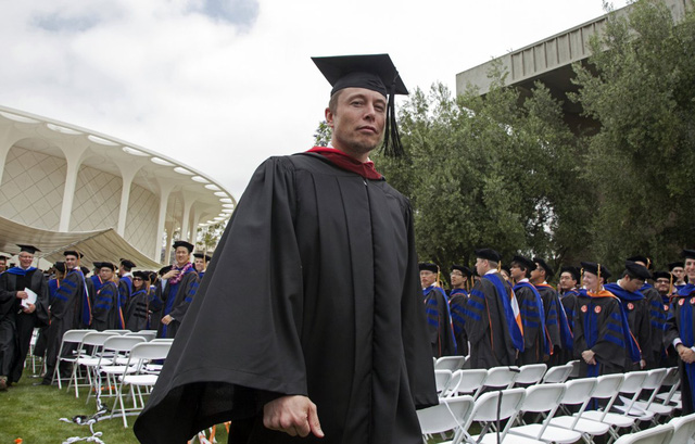 Elon Musk firmly asserts: Going to college is just for fun - Photo 2.