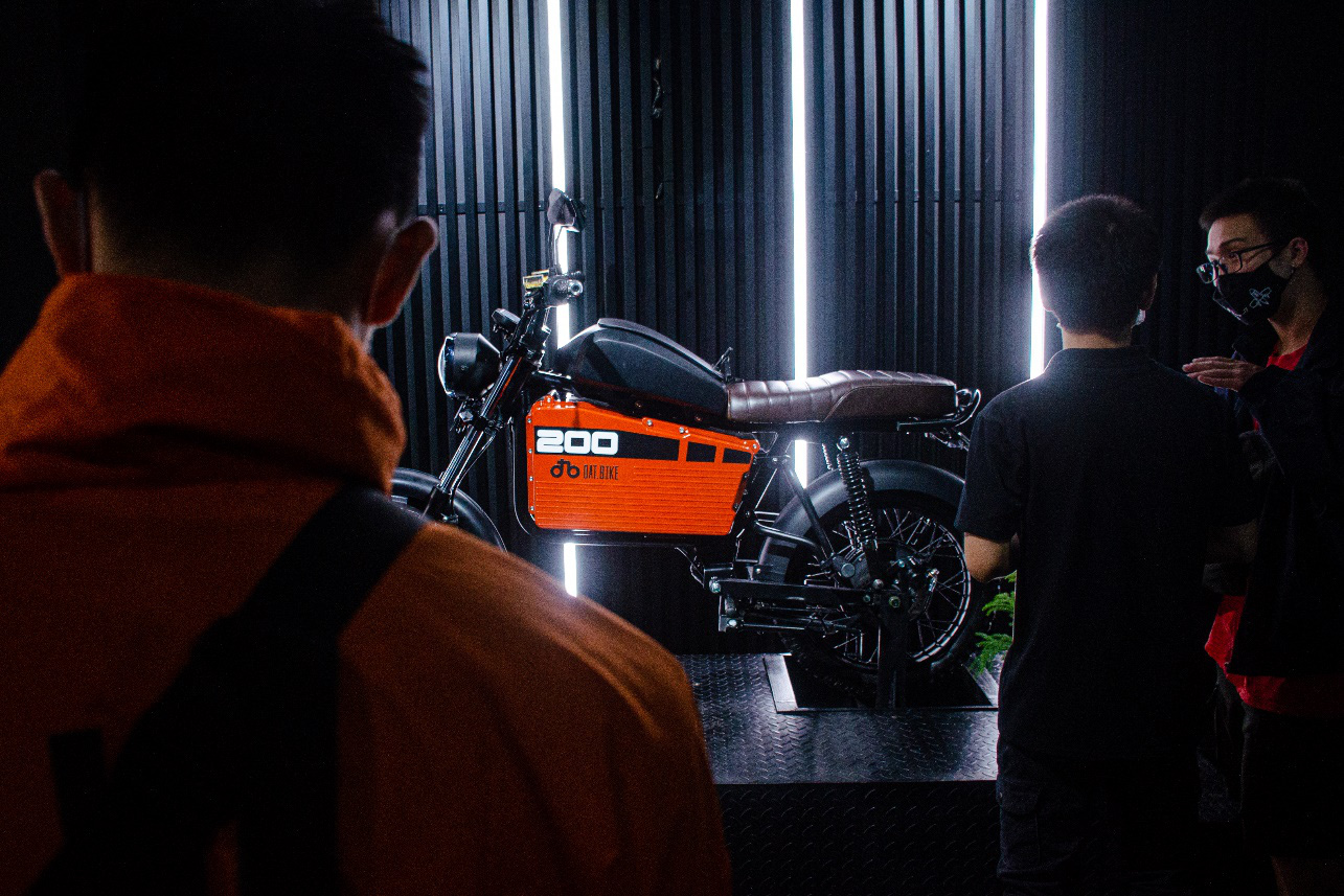 Dat Bike launches 2nd generation electric motorbike: 6,000W powerful motor and many modern technologies - Photo 3.