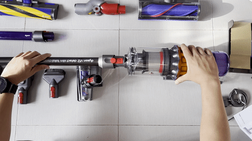 Trên tay và trải nghiệm nhanh máy hút bụi Dyson V12 Detect Slim: Choáng váng vì rất nhiều đồ kèm theo, nhưng dùng rồi lại thấy phê - Ảnh 8. Trên tay và trải nghiệm nhanh máy hút bụi Dyson V12 Detect Slim: Choáng váng vì rất nhiều đồ kèm theo, nhưng dùng rồi lại thấy phê - Ảnh 8.