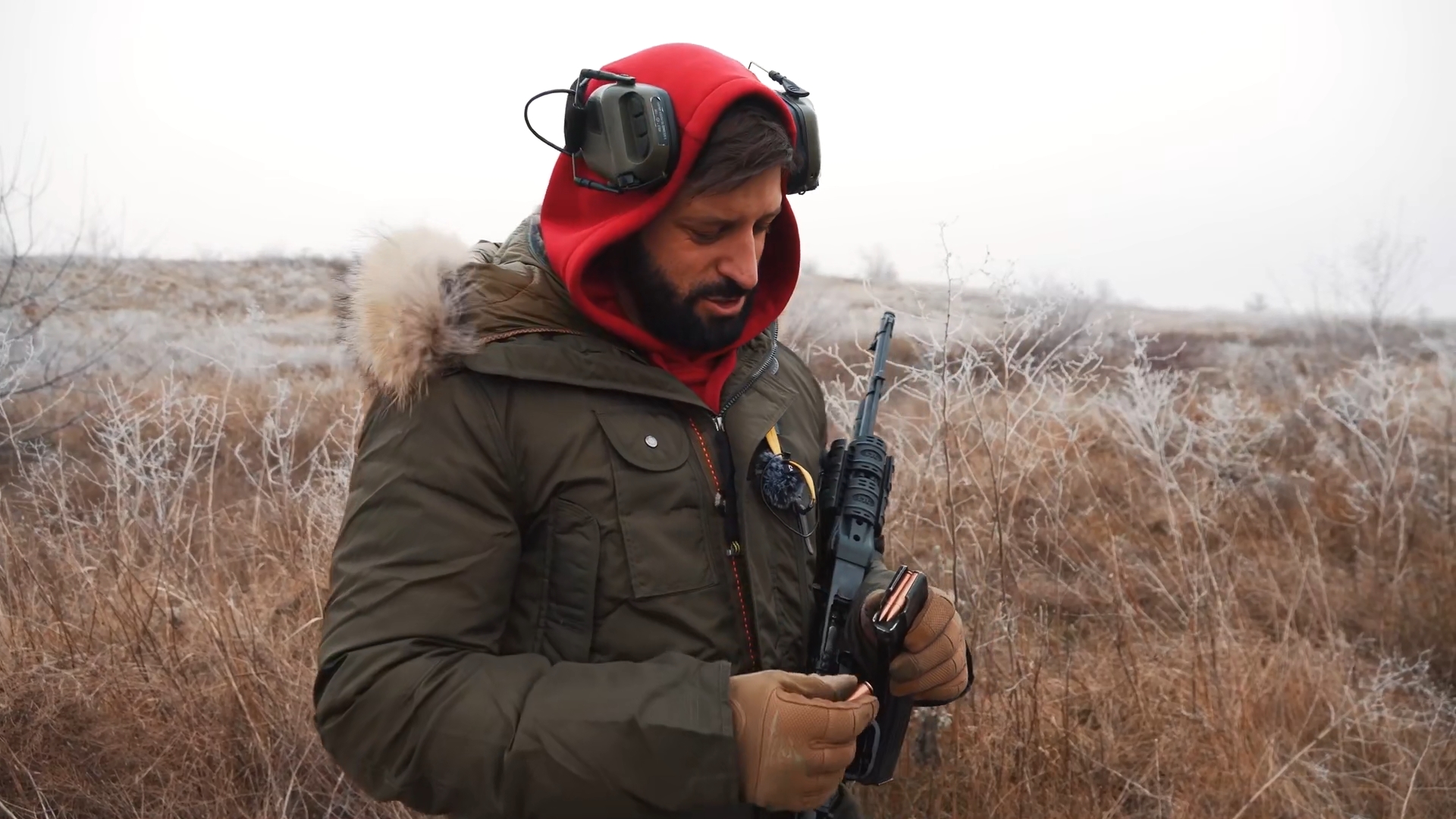 Đội mũ chống đạn c&oacute; gi&uacute;p &iacute;ch được nhiều khi bị tr&uacute;ng đạn kh&ocirc;ng? - Ảnh 5.