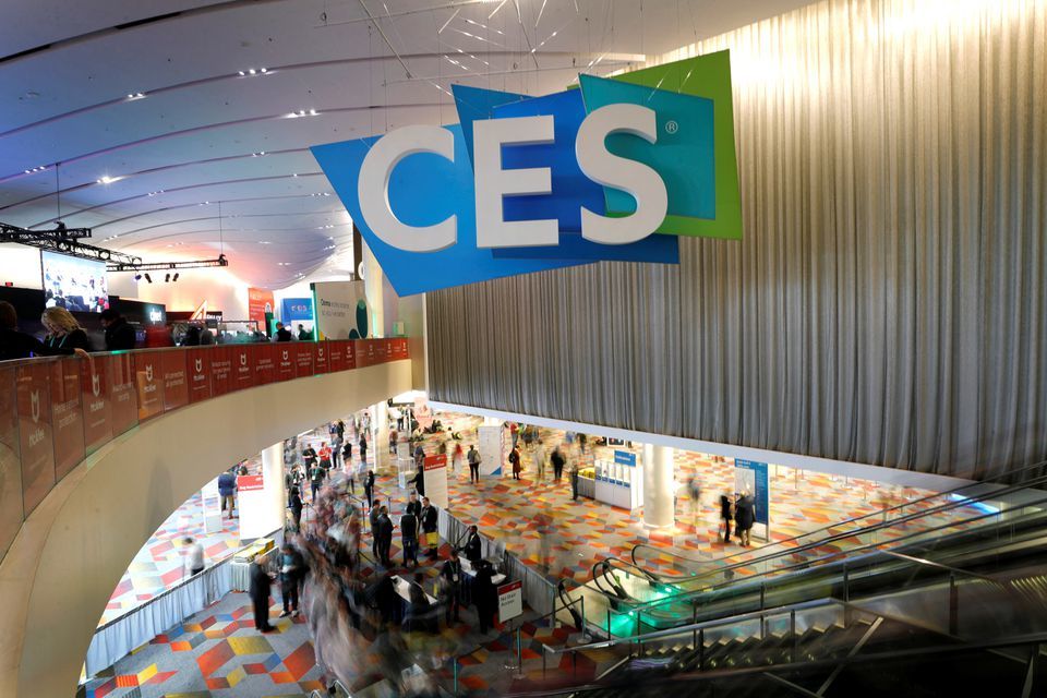 Concerned about Covid, Facebook and Twitter canceled their plans to participate in CES - Photo 1.