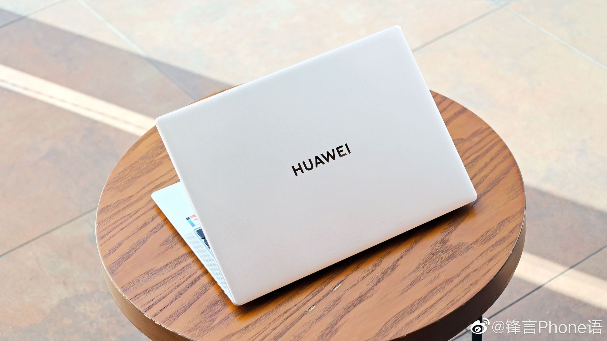 Huawei MateBook X Pro 2022 launched: Thin and light design, 14.2-inch 3.1K 90Hz screen, Intel Core i7-1195G7, priced from 34 million VND - Photo 1.