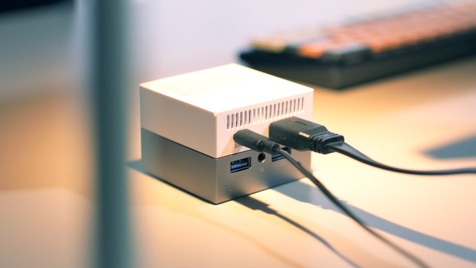 Si&ecirc;u m&aacute;y t&iacute;nh mini b&eacute; bằng b&agrave;n tay, nhẹ bằng nửa iPhone 13 Pro Max, hỗ trợ 4 m&agrave;n đến 4K, chơi được game m&agrave; gi&aacute; từ 4.5 triệu - Ảnh 8.