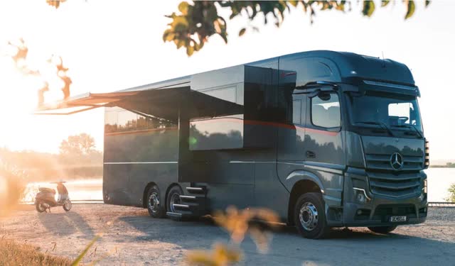 Những motorhome phá đảo năm 2021: Nhà là phải có nóc, rộng tới mức chứa được cả siêu xe - Ảnh 7.