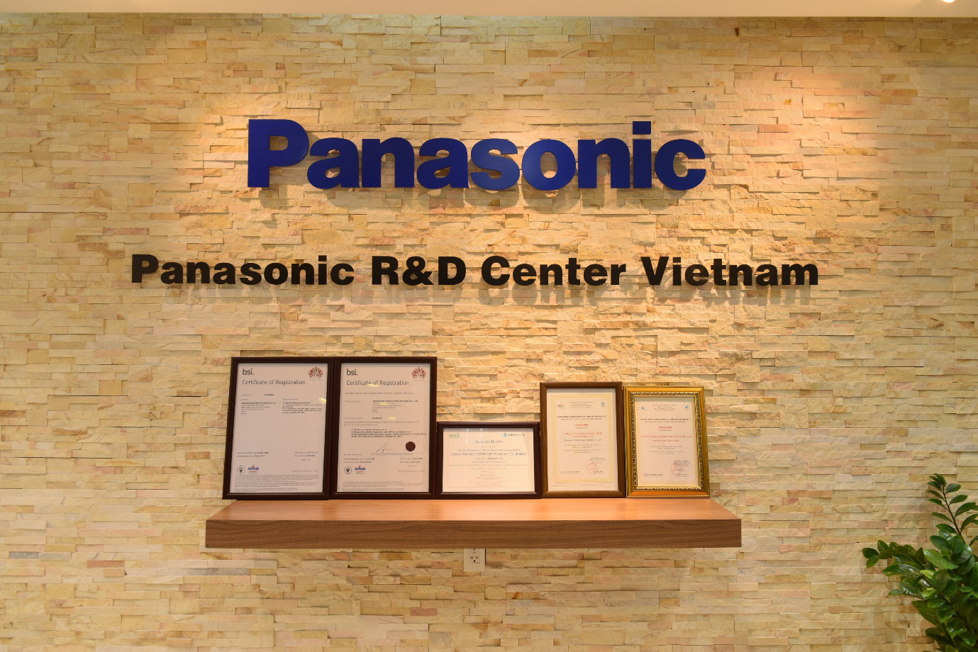 Có gì trong những cái nôi nghiên cứu và phát triển tầm cỡ khu vực của Panasonic tại Việt Nam? - Ảnh 1.