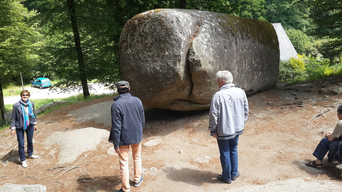 The Trembling Rock – The rock weighs 132 tons that anyone can move it - Photo 3.