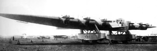 Huge Soviet bomber project: 7-engine monster ahead of its time - Photo 3.