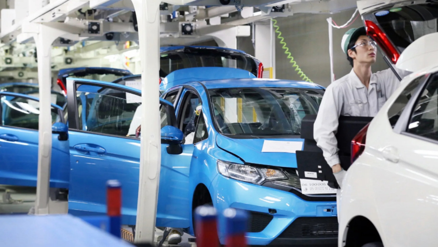 Thiếu chip khiến ngành công nghiệp xe hơi “điêu đứng” vì chậm trễ trong dây chuyền sản xuất - Ảnh 1. Thiếu chip khiến ngành công nghiệp xe hơi “điêu đứng” vì chậm trễ trong dây chuyền sản xuất - Ảnh 1.