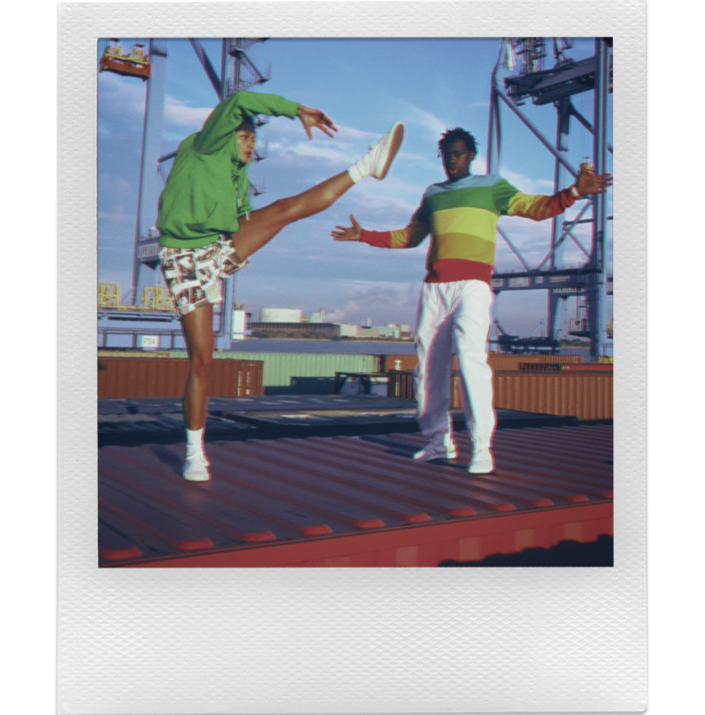 Polaroid hợp tác cùng Lacoste ra mắt bộ sưu tập quần áo và máy ảnh cực độc đáo - Ảnh 9.