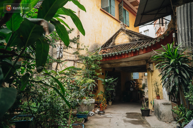 Chuyện ít người biết về căn biệt thự cổ 110 năm tuổi ở Hà Nội, có cả sàn nhảy đầm cho giới thượng lưu - Ảnh 1.