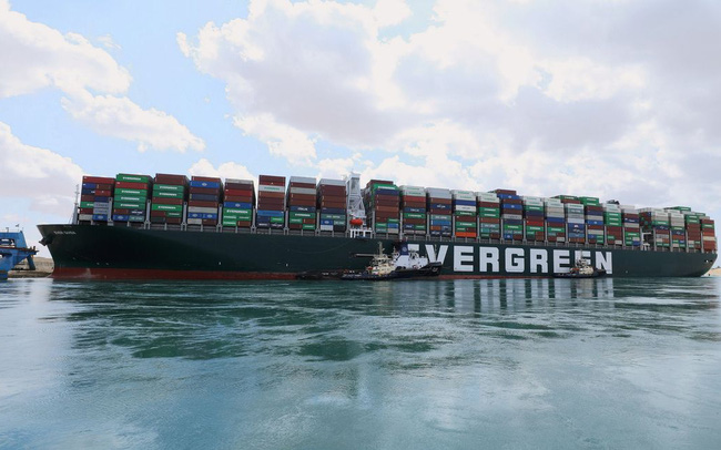  Cuộc khủng hoảng trên Kênh đào Suez: Một ngọn gió đã khiến hàng trăm tàu thuyền đứng im, gây thiệt hại cả chục tỷ đô cho thương mại toàn cầu như thế nào? - Ảnh 2.