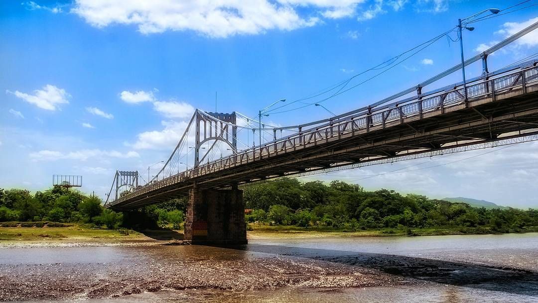 Đen như cầu Choluteca: vừa xây xong thì gặp bão, chẳng hư hại gì nhưng sông lại đột ngột đổi hướng khiến cầu trở nên vô dụng - Ảnh 1. Đen như cầu Choluteca: vừa xây xong thì gặp bão, chẳng hư hại gì nhưng sông lại đột ngột đổi hướng khiến cầu trở nên vô dụng - Ảnh 1.