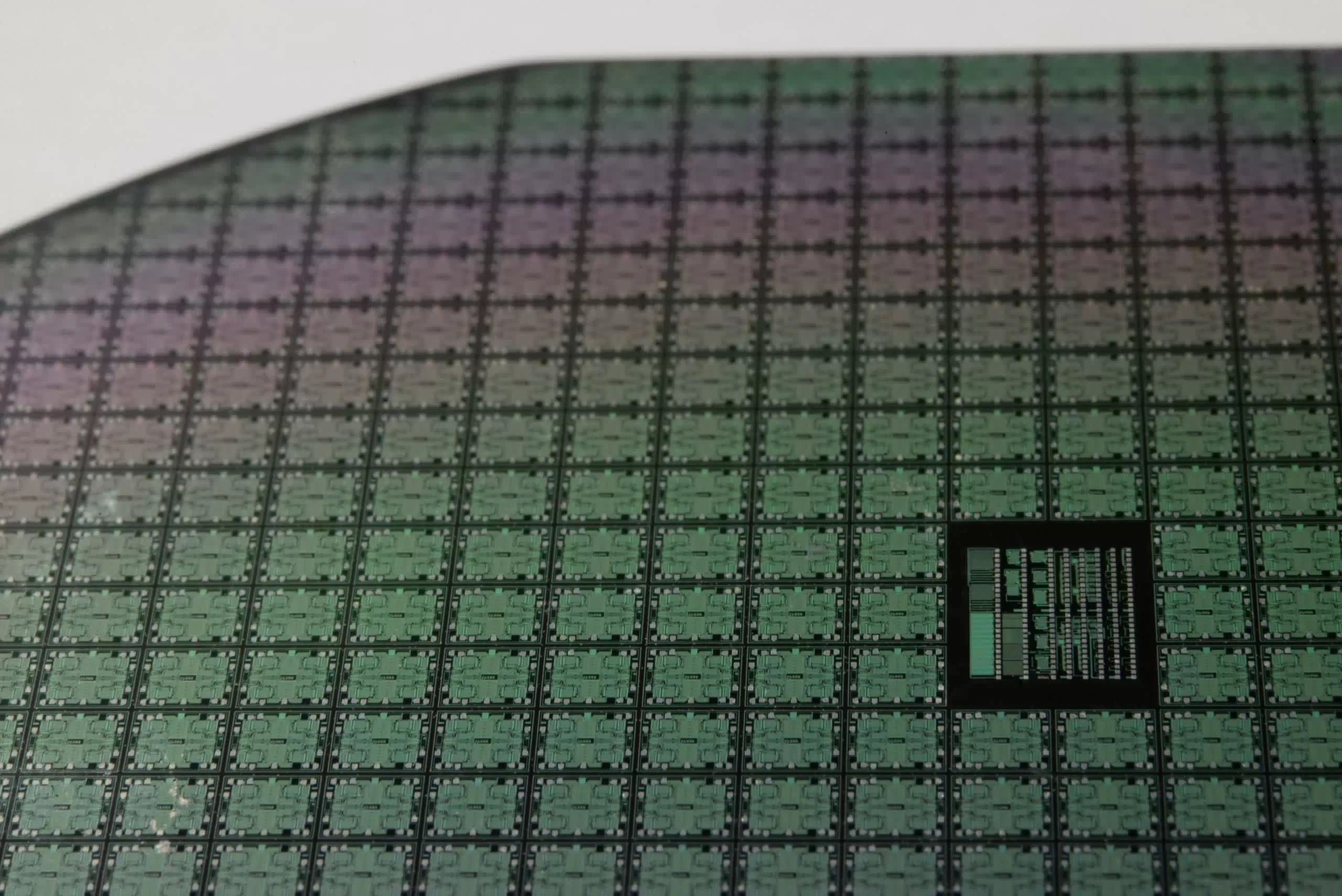 Trung Quốc sẽ sử dụng tạm chip cũ, chờ ngành công nghiệp bán dẫn đuổi kịp Mỹ - Ảnh 1. Trung Quốc sẽ sử dụng tạm chip cũ, chờ ngành công nghiệp bán dẫn đuổi kịp Mỹ - Ảnh 1.