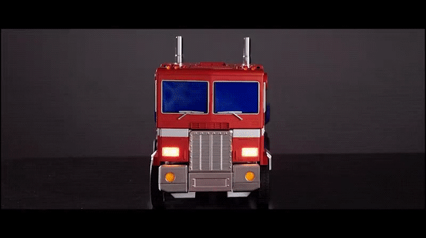 Đây là mẫu đồ chơi Transformers có thể tự động biến hình qua giọng nói, giá hơn 16 triệu đồng - Ảnh 1.