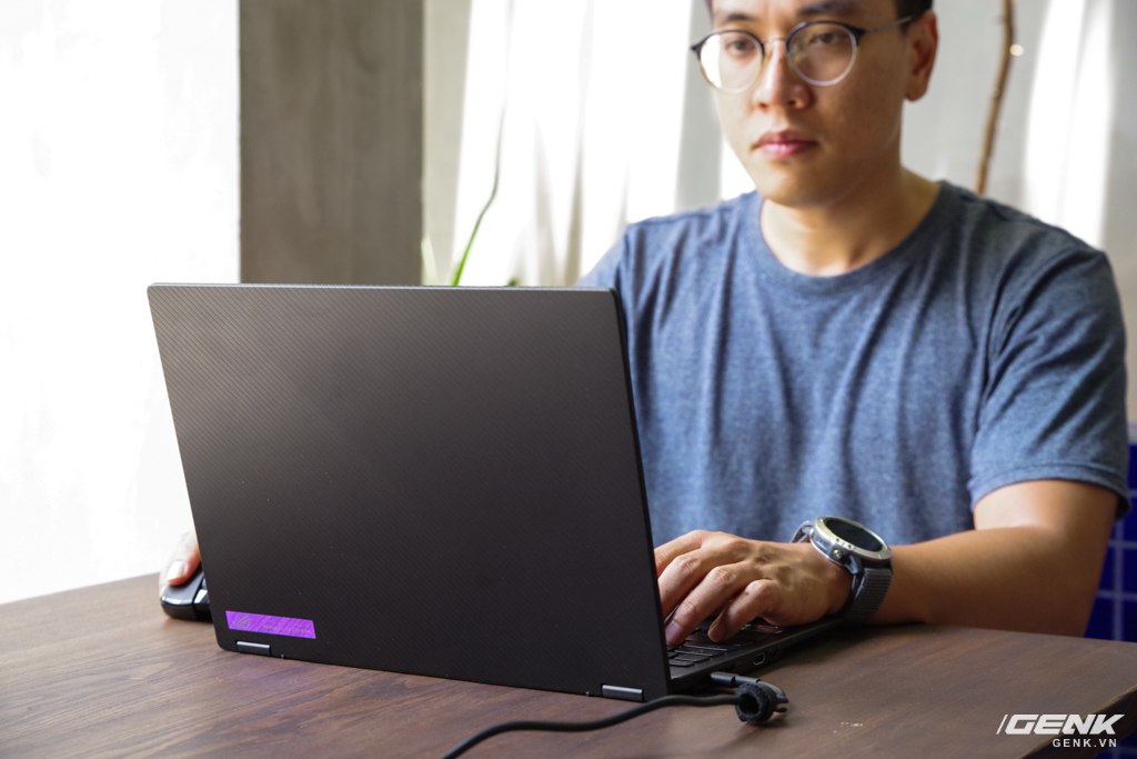 3 ngày dùng thử ASUS ROG Flow X13: Laptop chơi game giờ nhỏ gọn quá, không quen! - Ảnh 11. 3 ngày dùng thử ASUS ROG Flow X13: Laptop chơi game giờ nhỏ gọn quá, không quen! - Ảnh 11.