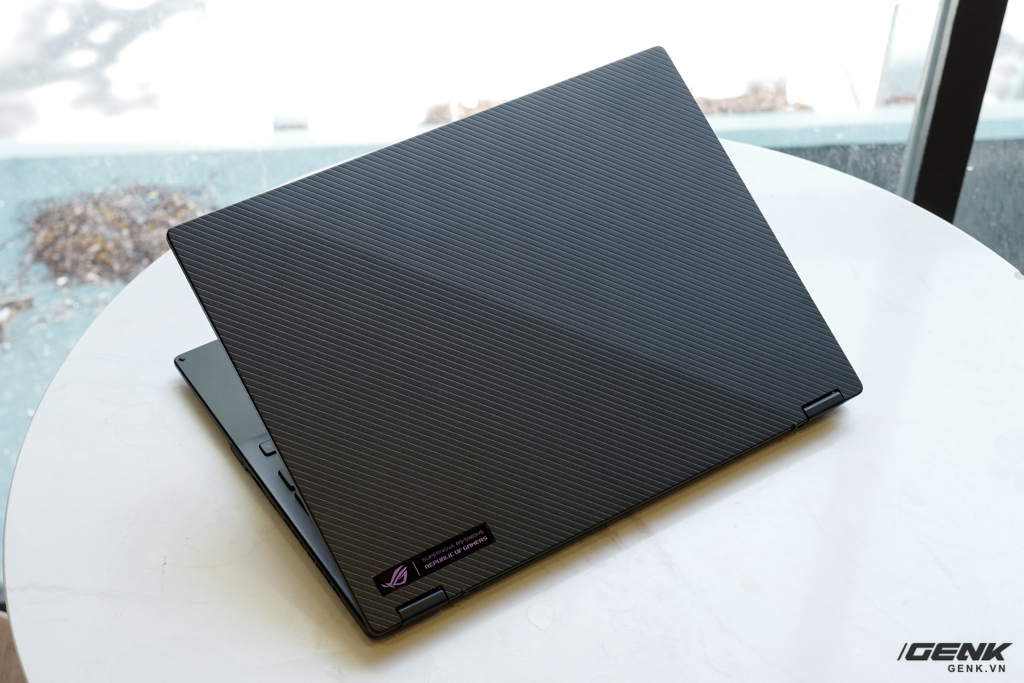 3 ngày dùng thử ASUS ROG Flow X13: Laptop chơi game giờ nhỏ gọn quá, không quen! - Ảnh 3. 3 ngày dùng thử ASUS ROG Flow X13: Laptop chơi game giờ nhỏ gọn quá, không quen! - Ảnh 3.