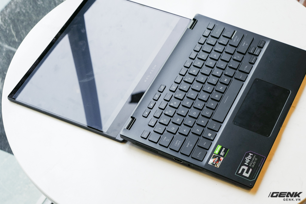 3 ngày dùng thử ASUS ROG Flow X13: Laptop chơi game giờ nhỏ gọn quá, không quen! - Ảnh 8. 3 ngày dùng thử ASUS ROG Flow X13: Laptop chơi game giờ nhỏ gọn quá, không quen! - Ảnh 8.