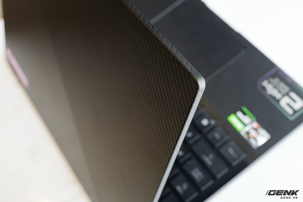 3 ngày dùng thử ASUS ROG Flow X13: Laptop chơi game giờ nhỏ gọn quá, không quen! - Ảnh 4. 3 ngày dùng thử ASUS ROG Flow X13: Laptop chơi game giờ nhỏ gọn quá, không quen! - Ảnh 4.