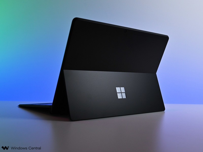Microsoft nộp bằng sáng chế “chế độ máy bay” nhằm bảo vệ thiết kế Surface Pro trước vấn nạn sao chép không xin phép - Ảnh 1. Microsoft nộp bằng sáng chế “chế độ máy bay” nhằm bảo vệ thiết kế Surface Pro trước vấn nạn sao chép không xin phép - Ảnh 1.