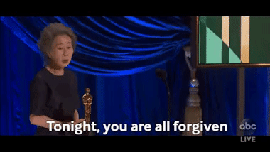  Bài phát biểu chấn động của sao Hàn 74 tuổi làm nên lịch sử ở Oscar: Khiến cả dàn sao Hollywood vừa ồ lên cười vừa vỗ tay thán phục - Ảnh 2.