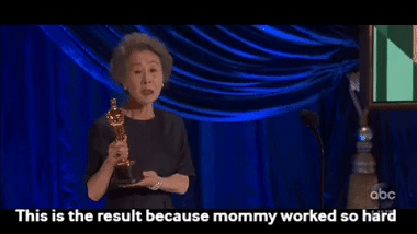  Bài phát biểu chấn động của sao Hàn 74 tuổi làm nên lịch sử ở Oscar: Khiến cả dàn sao Hollywood vừa ồ lên cười vừa vỗ tay thán phục - Ảnh 3.