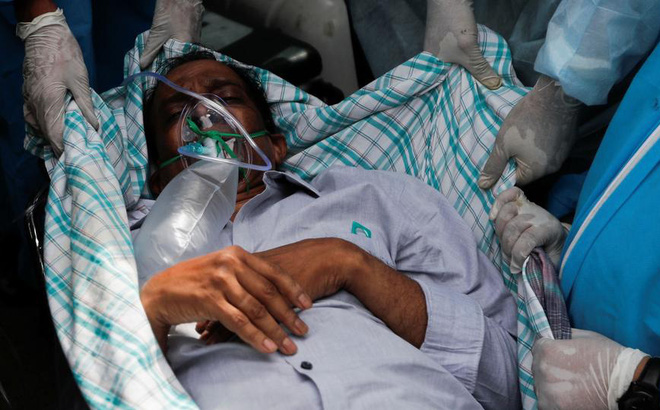  Bệnh nhân Covid-19 ở Ấn Độ xuất hiện thêm các triệu chứng mới: Chảy máu mũi - miệng, lú lẫn - Ảnh 1.