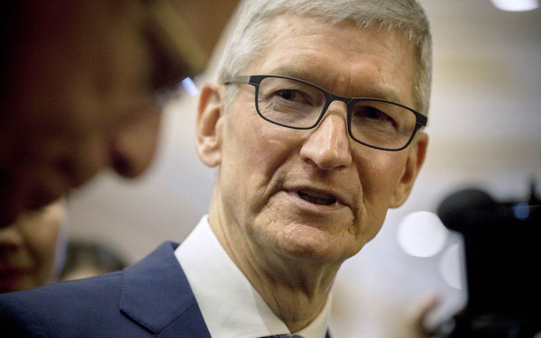 Ở tuổi 60, CEO Tim Cook úp mở về việc lãnh đạo Apple trong 10 năm tới - Ảnh 1.