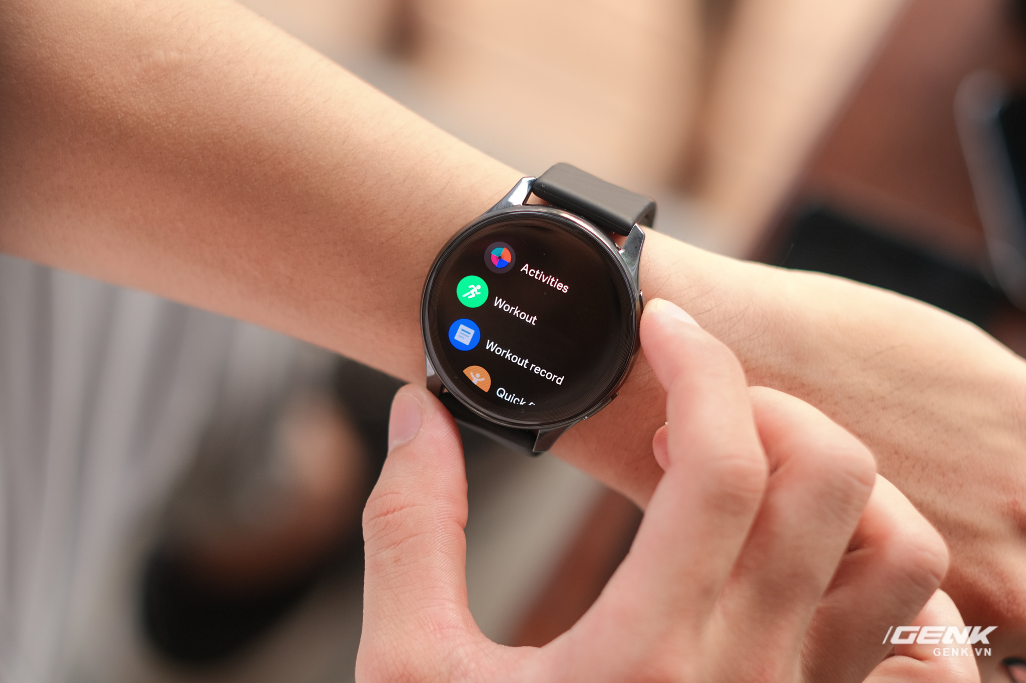Trên tay và trải nghiệm nhanh OnePlus Watch: Thiết kế phổ thông, không dành cho người dùng nữ, có đo SpO2, pin 2 tuần, giá 4.2 triệu - Ảnh 20. Trên tay và trải nghiệm nhanh OnePlus Watch: Thiết kế phổ thông, không dành cho người dùng nữ, có đo SpO2, pin 2 tuần, giá 4.2 triệu - Ảnh 20.