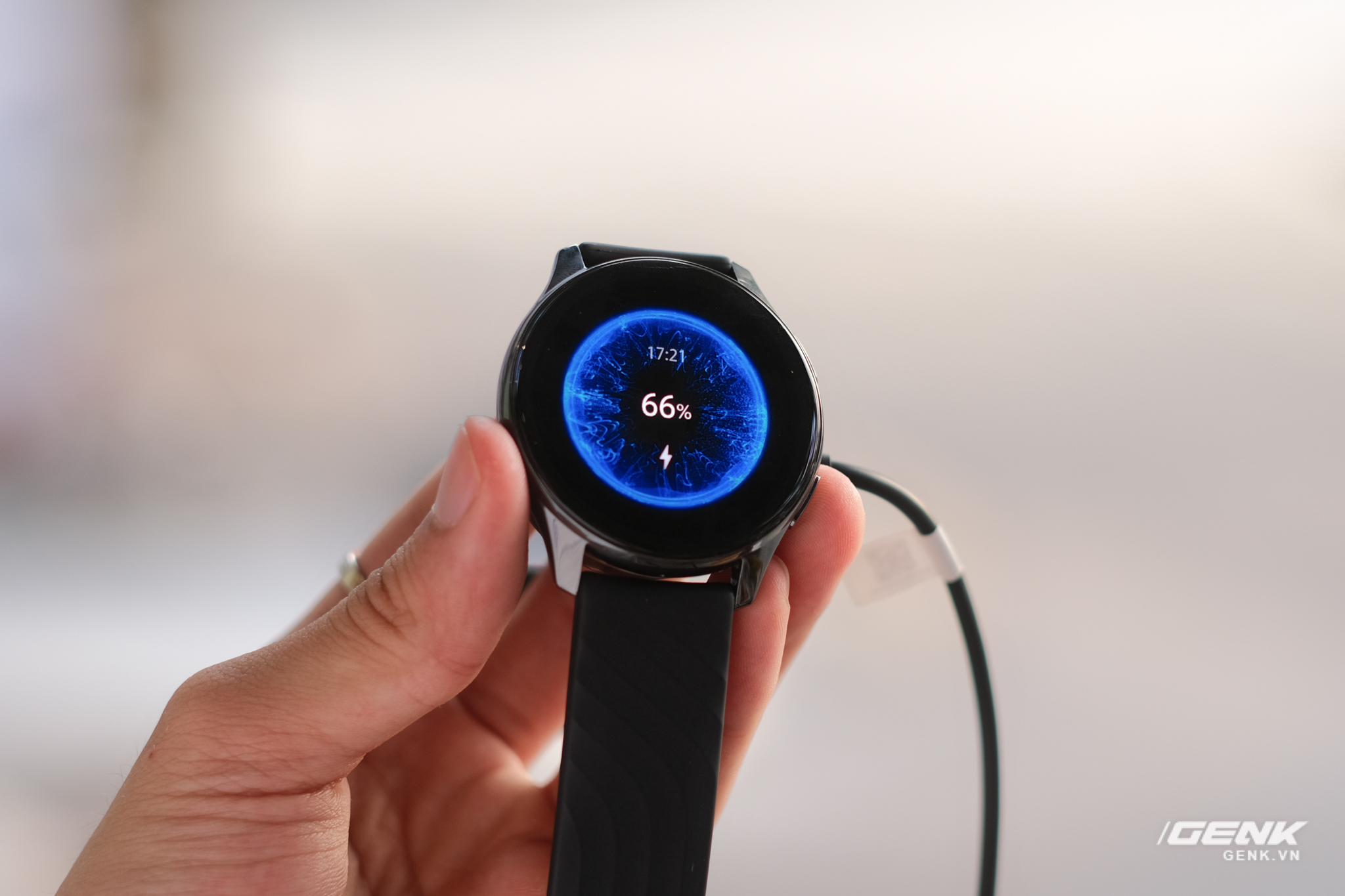 Trên tay và trải nghiệm nhanh OnePlus Watch: Thiết kế phổ thông, không dành cho người dùng nữ, có đo SpO2, pin 2 tuần, giá 4.2 triệu - Ảnh 17. Trên tay và trải nghiệm nhanh OnePlus Watch: Thiết kế phổ thông, không dành cho người dùng nữ, có đo SpO2, pin 2 tuần, giá 4.2 triệu - Ảnh 17.