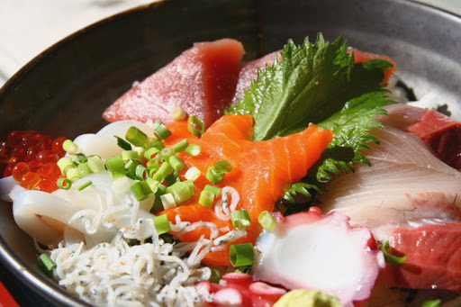 Nếu bạn đã từng trộn wasabi với nước tương khi ăn sushi thì bạn đã ăn nhầm món ăn Nhật Bản này - Ảnh 2. Nếu bạn đã từng trộn wasabi với nước tương khi ăn sushi thì bạn đã ăn nhầm món ăn Nhật Bản này - Ảnh 2.