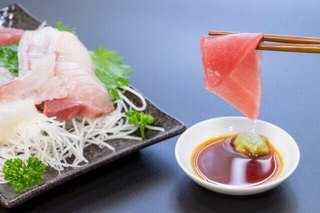 Nếu bạn đã từng trộn wasabi với nước tương khi ăn sushi thì bạn đã ăn nhầm món ăn Nhật Bản này - Ảnh 1.