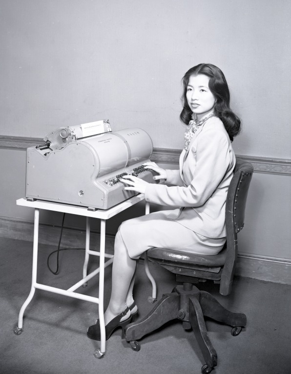 Cách cỗ máy đánh chữ 5.400 ký tự của IBM bị chinh phục bởi một người phụ nữ - Ảnh 2. Cách cỗ máy đánh chữ 5.400 ký tự của IBM bị chinh phục bởi một người phụ nữ - Ảnh 2.