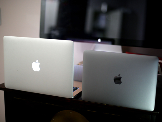 Tại sao Apple lại loại bỏ chữ ký quả táo sáng trên MacBook?  - Ảnh 1.