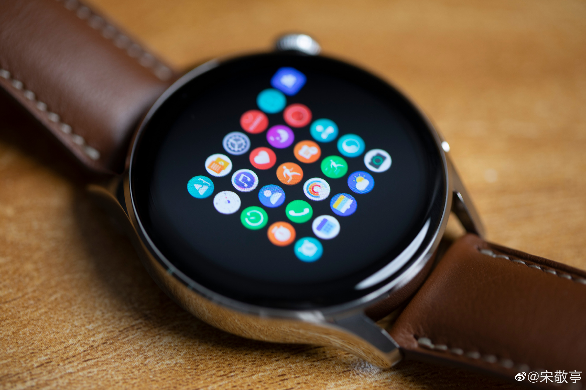 Huawei Watch 3 ra mắt: Có núm xoay như Apple Watch, chạy HarmonyOS, pin 3 ngày, giá từ 9.4 triệu đồng - Ảnh 7. Huawei Watch 3 ra mắt: Có núm xoay như Apple Watch, chạy HarmonyOS, pin 3 ngày, giá từ 9.4 triệu đồng - Ảnh 7.