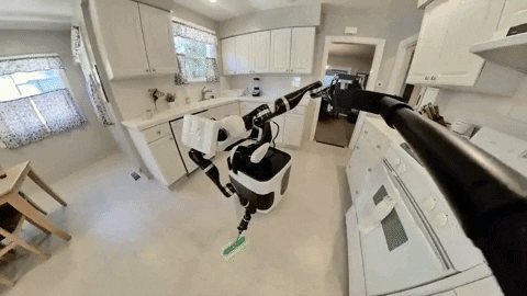 Toyota giới thiệu robot giúp việc, vừa dọn dẹp vừa selfie cho vui nhà vui cửa - Ảnh 1.