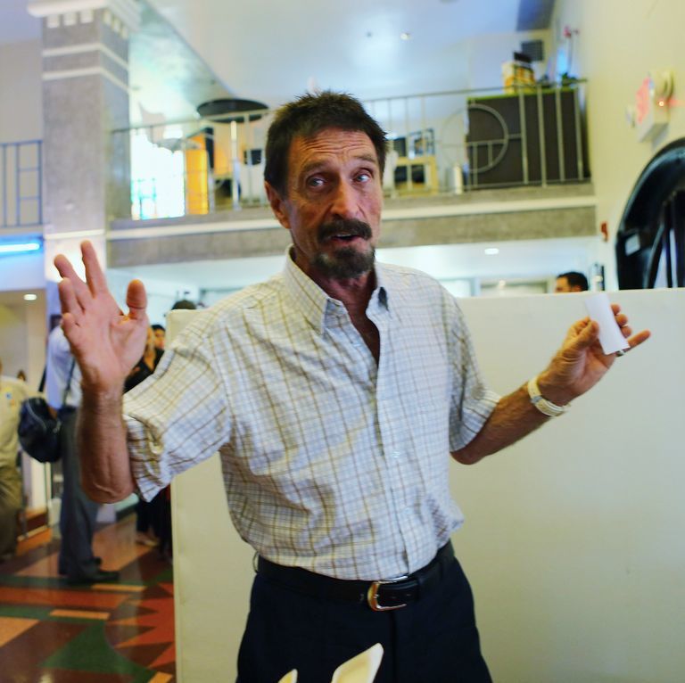 Cuộc đời đi&ecirc;n rồ của John McAfee, huyền thoại an ninh mạng vừa tự tử trong t&ugrave; - Ảnh 2.