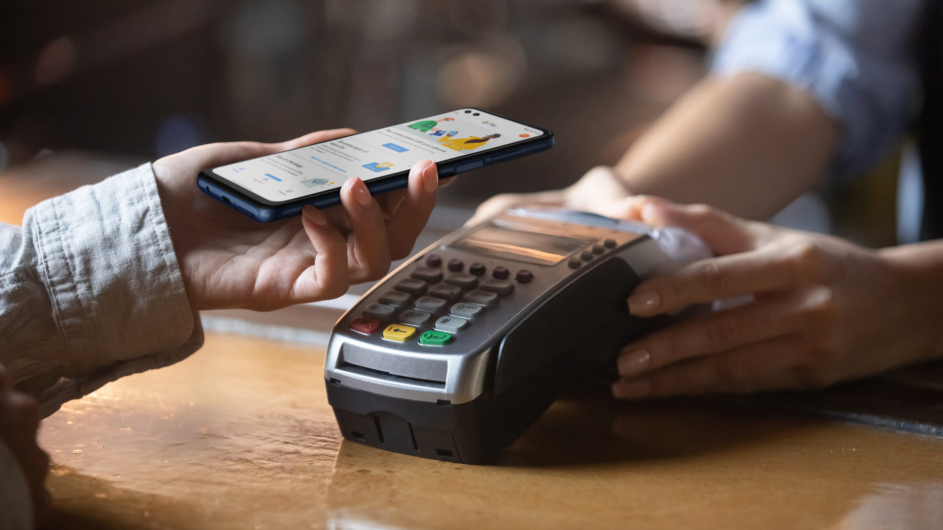 Nhà nghiên cứu bảo mật hack dễ dàng máy ATM bằng ứng dụng Android và giao thức thanh toán NFC - Ảnh 2.