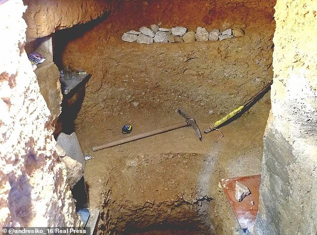 Cãi nhau với mẹ, thiếu niên ra vườn tự đào hầm ngầm rồi trang bị hệ thống sưởi và Wi-Fi để ở - Ảnh 4.