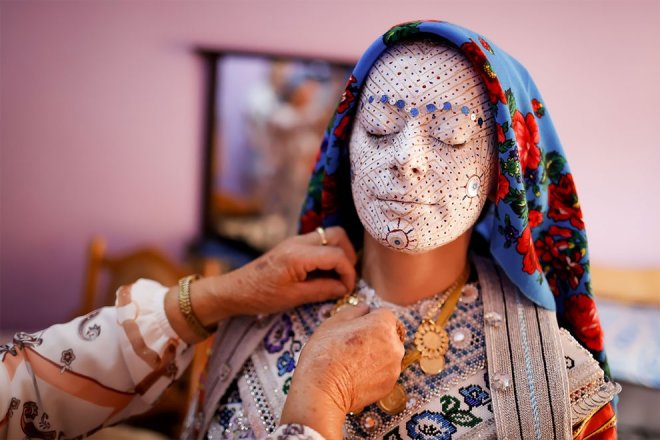 Vẽ mặt cô dâu - một phong tục độc đáo ở Kosovo - Ảnh 6.