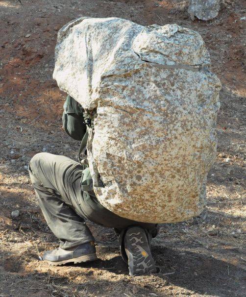 Israel giới thiệu vật liệu ngụy trang mới: giúp người lính hóa đá và trở nên vô hình trước các loại camera ảnh nhiệt - Ảnh 1.