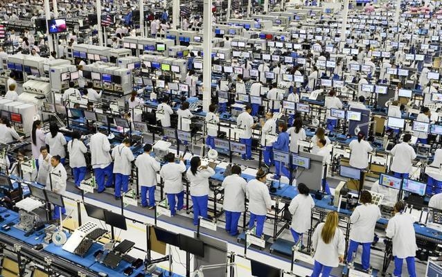 Tuyển kỷ lục 10.000 nhân công một ngày, nhà máy Foxconn chạy hết tốc lực để sản xuất iPhone 13 - Ảnh 3.