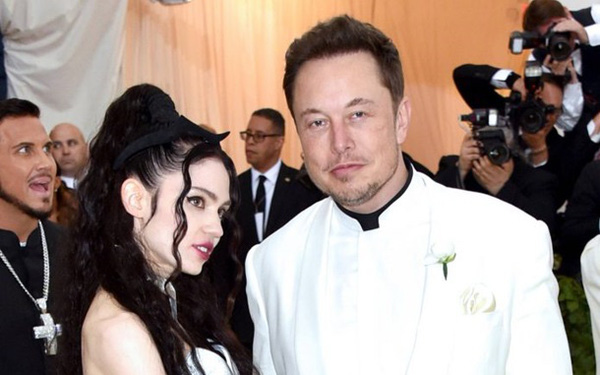 Elon Musk chia tay bạn gái, chính thức thành người độc thân và rất nhiều tiền - Ảnh 1.