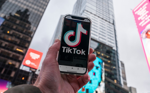 Con số khiến Mark Zuckerberg lo sợ: TikTok cán mốc 1 tỷ người dùng mỗi tháng, rất nhiều trong số đó là người Mỹ - Ảnh 2.