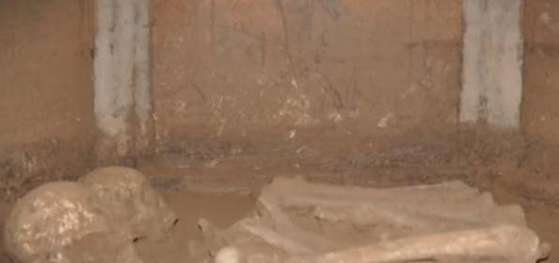  Khai quật ngôi mộ cổ nghìn năm phát hiện 3 người được chôn cùng nhau, bức tranh trên tường tiết lộ mối quan hệ mật thiết không ai ngờ - Ảnh 4.